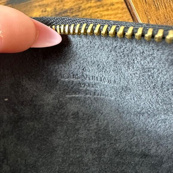 Louis Vuitton Mini Papillon Pouch Bag - Black Epi Leather - Picture 4 of 12